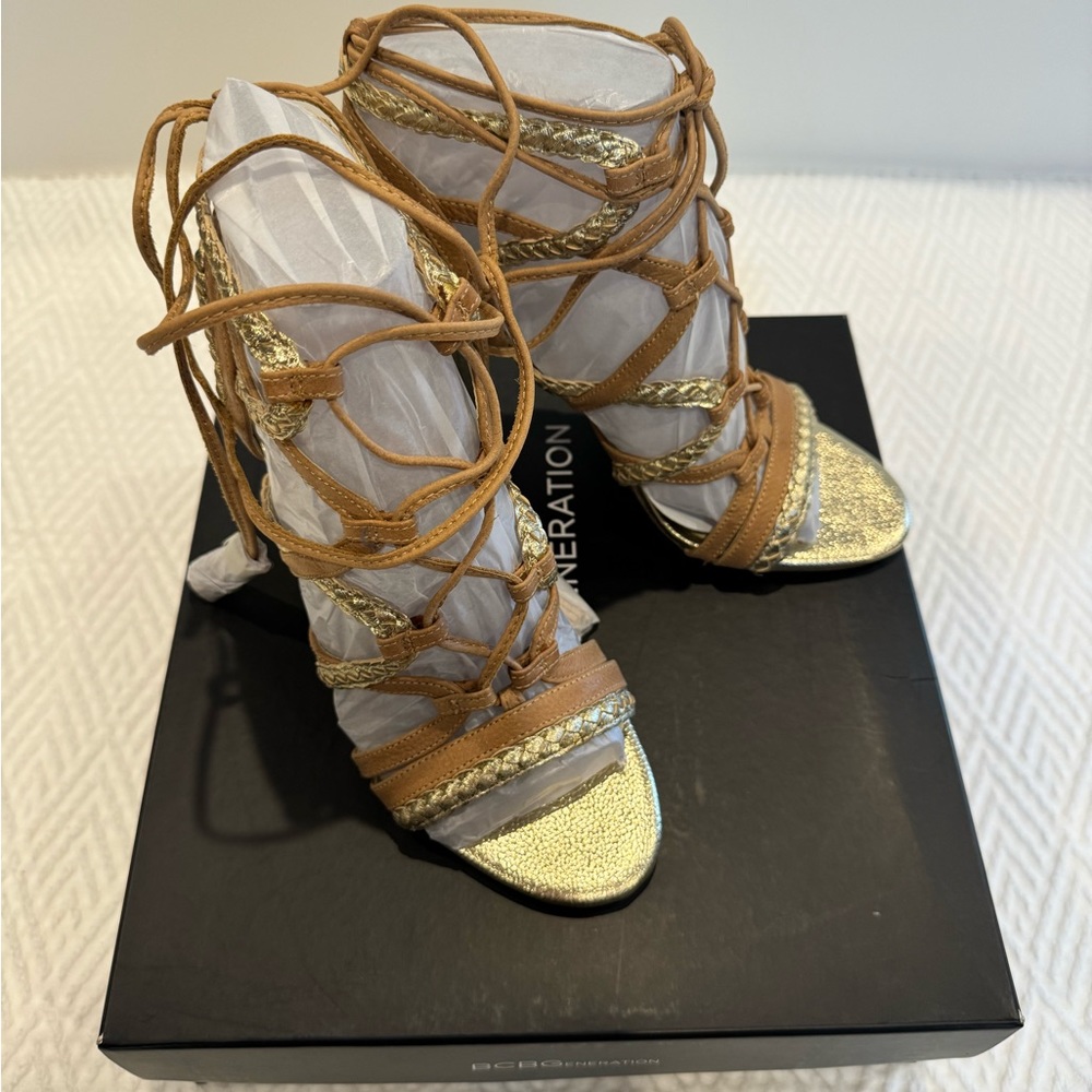 BCBGeneration Women’s Lace Up Sandal Size 8